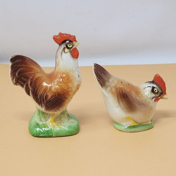 Vintage Ceramic Chicken & Rooster Salt & Pepper Shakers Set Japan - Picture 4 of 11